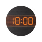 Reloj digital de madera con diseño moderno