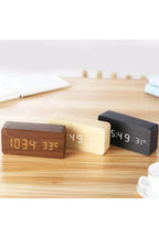 Reloj digital LED de madera