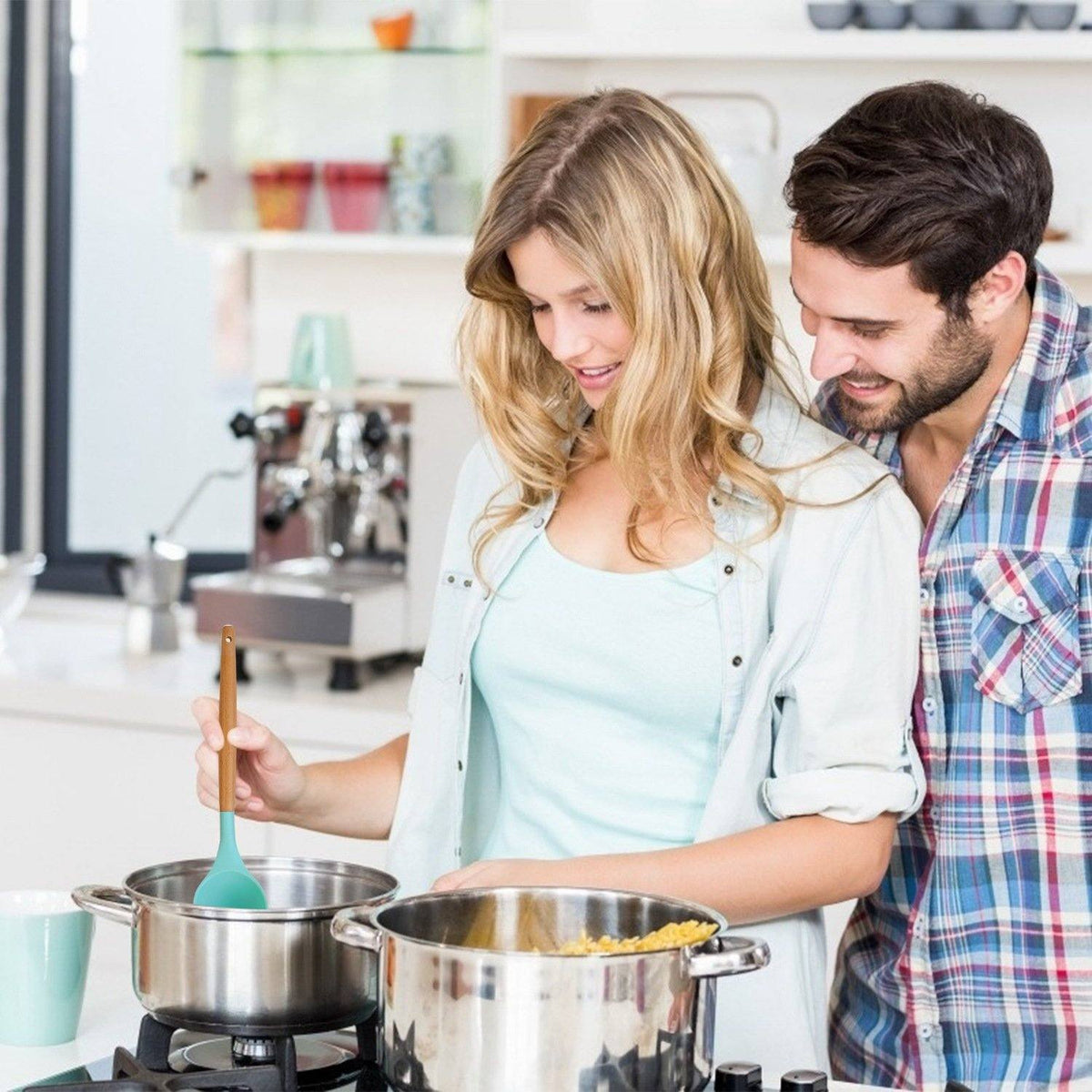 Set de 11 utensilios de cocina de silicona con mangos de madera resistentes al calor hasta 230 °C