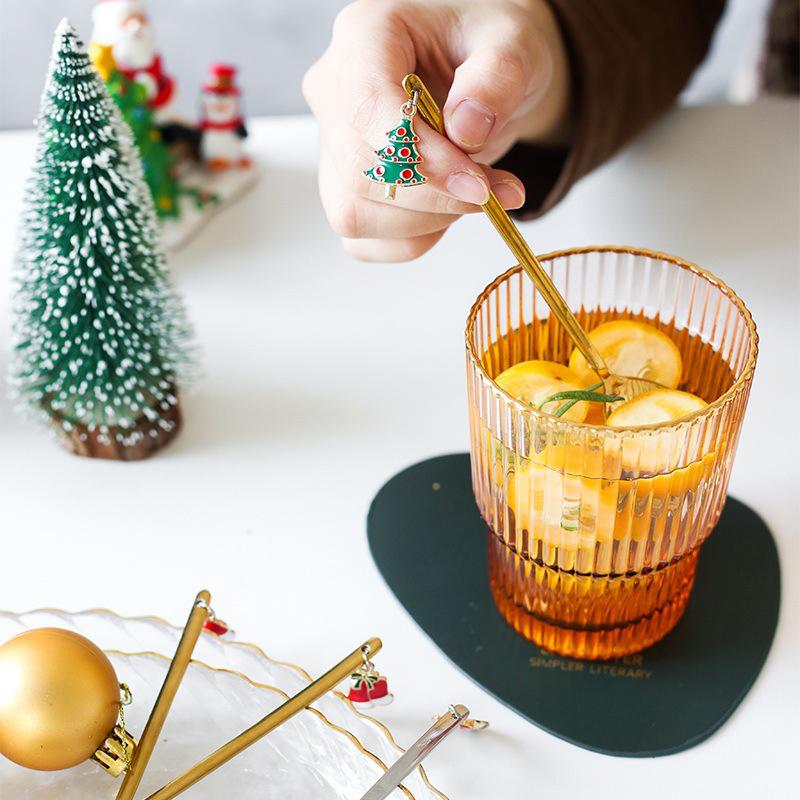 Set de cucharas y tenedores navideños de acero inoxidable