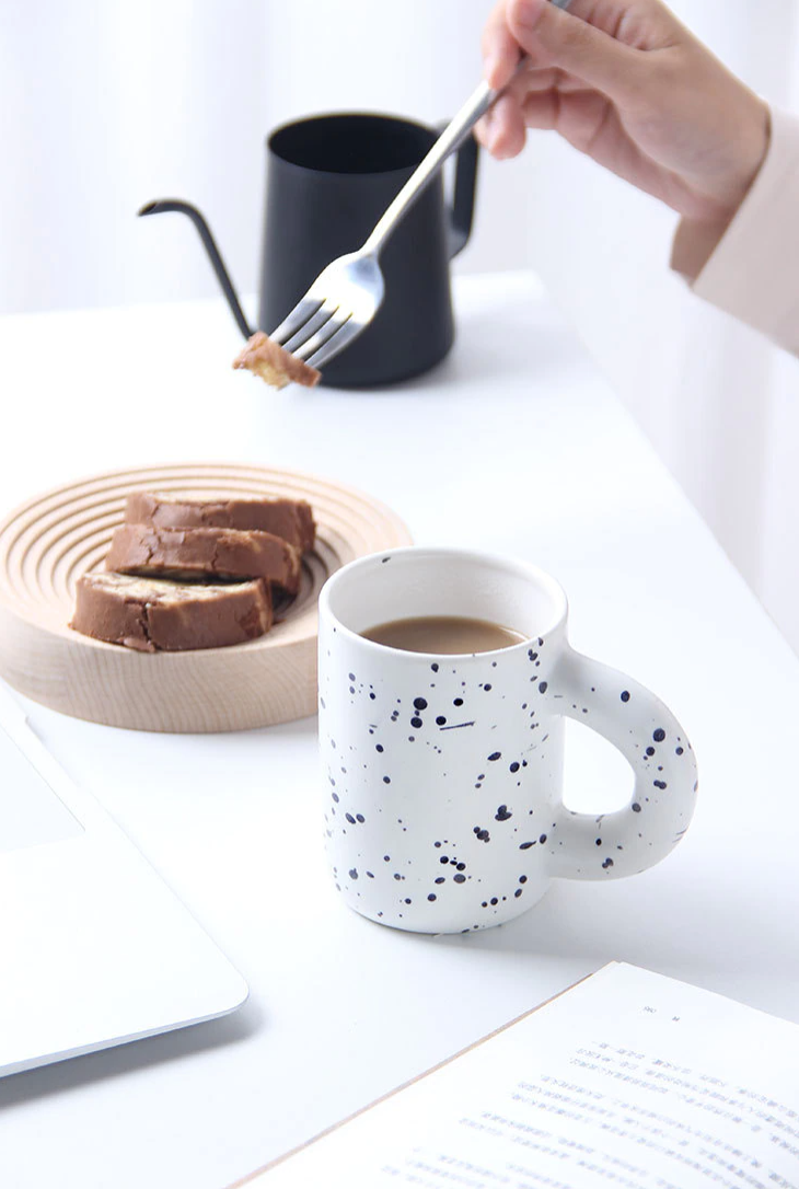 Taza Athenea – Taza de porcelana de lujo con diseño geométrico