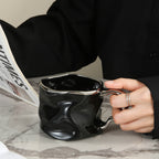 Taza de cerámica CreArt con diseño arrugado único hecho a mano