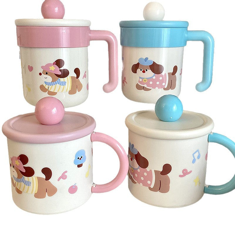 Taza de café con diseño de perro juguetón