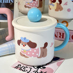Taza de café con diseño de perro juguetón