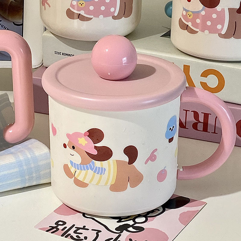 Taza de café con diseño de perro juguetón