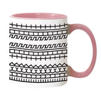 Taza de cerámica con mensaje oculto en el fondo