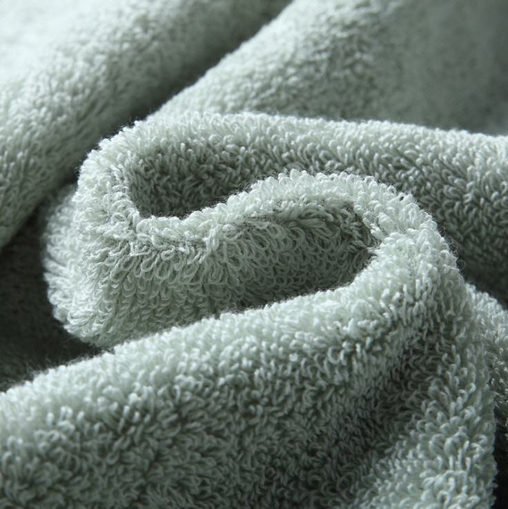 Toalla de baño 100 % algodón egipcio 70×140 cm gris