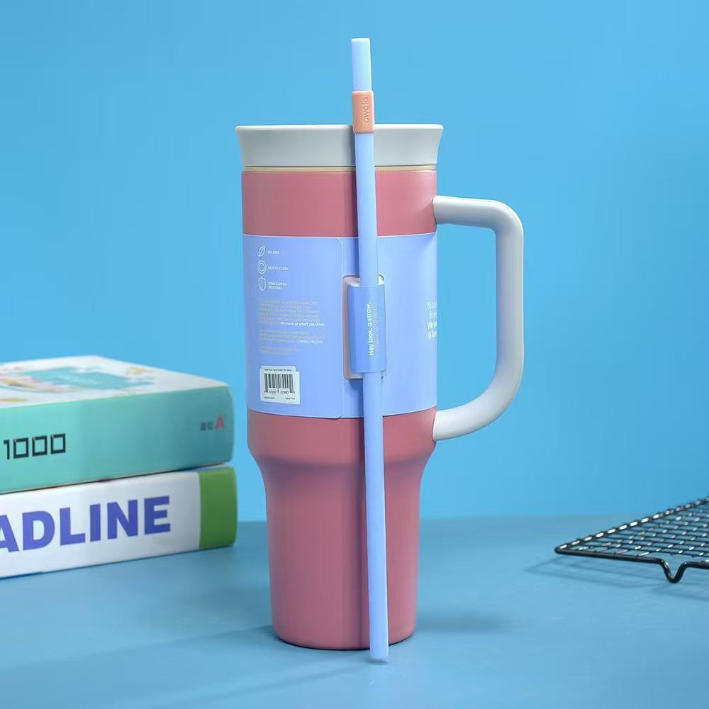 Vaso con pajita reutilizable