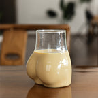 Vaso de cristal con curvas femeninas elegantes