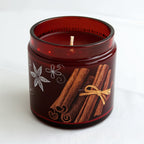 Vela de soja Cinnamon Spice — Tarro rojo oscuro con motivo de canela