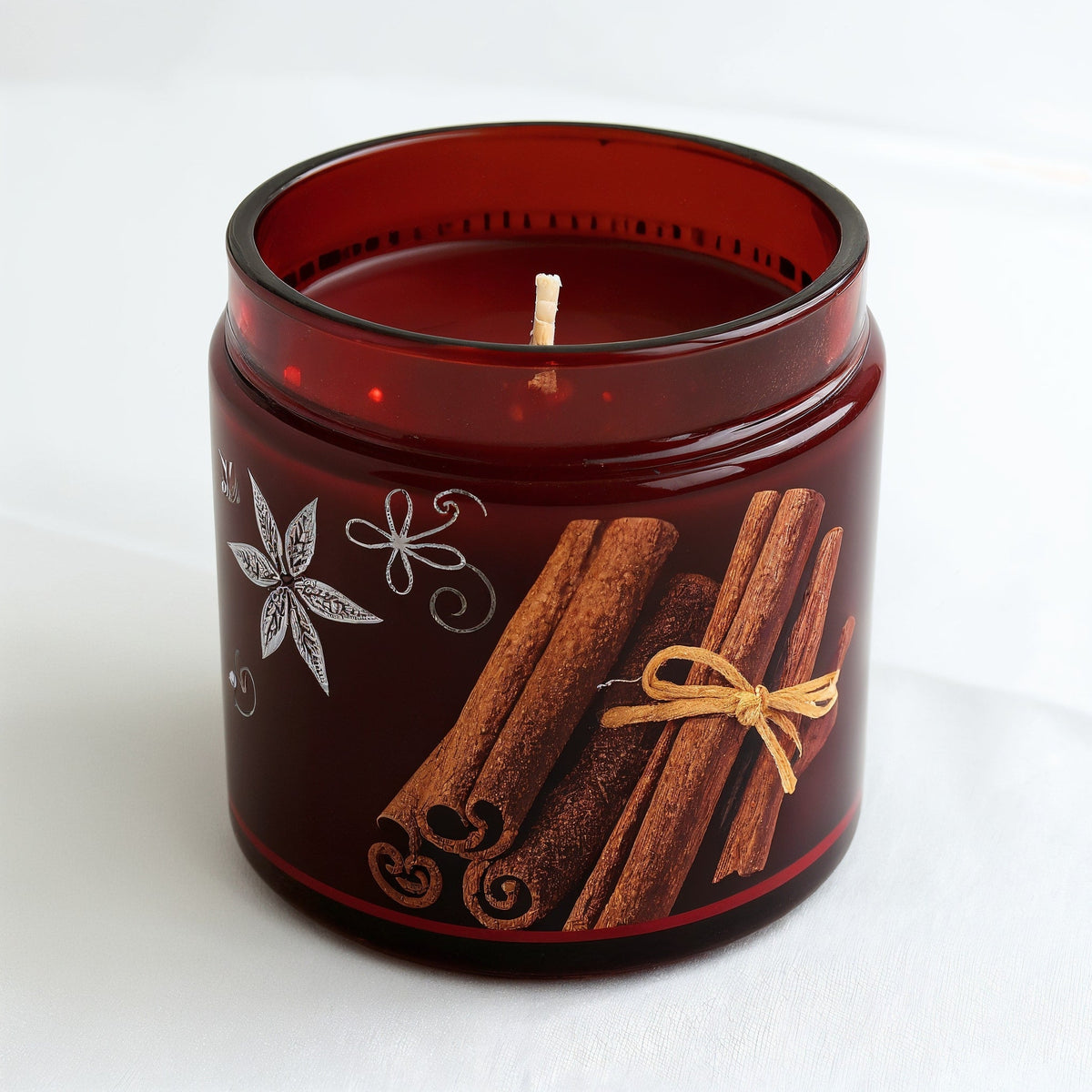 Vela de soja Cinnamon Spice — Tarro rojo oscuro con motivo de canela