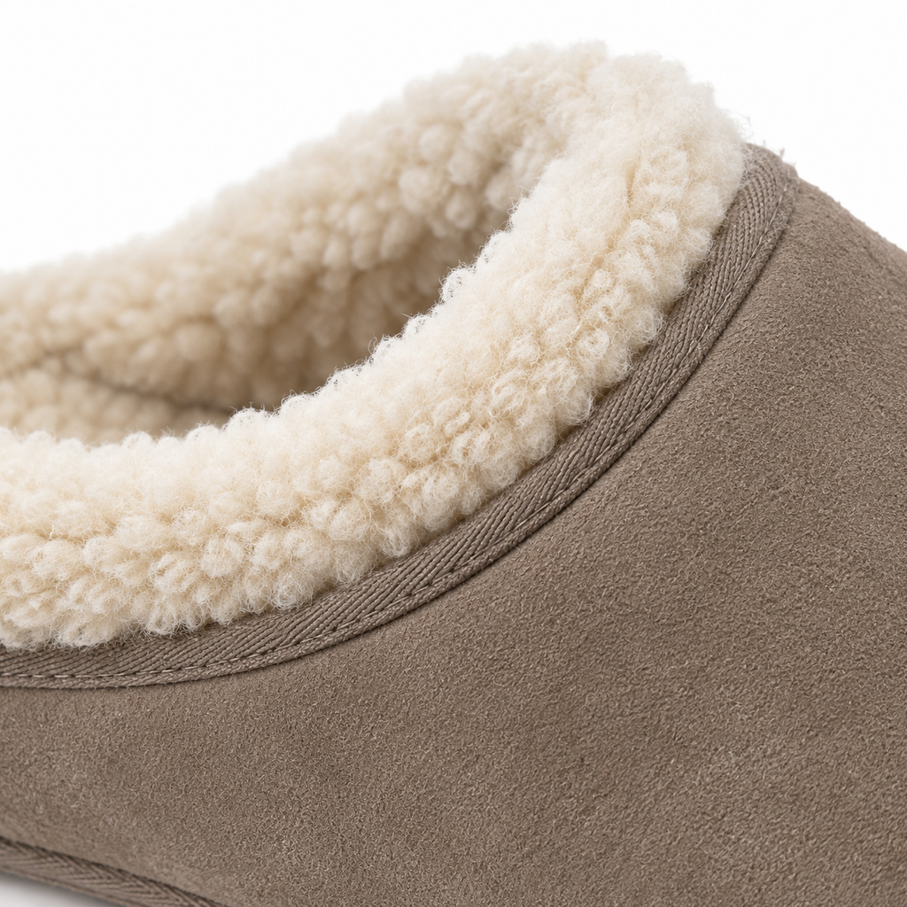 Zapatillas de ante taupe para hombre con forro de borreguito sintético